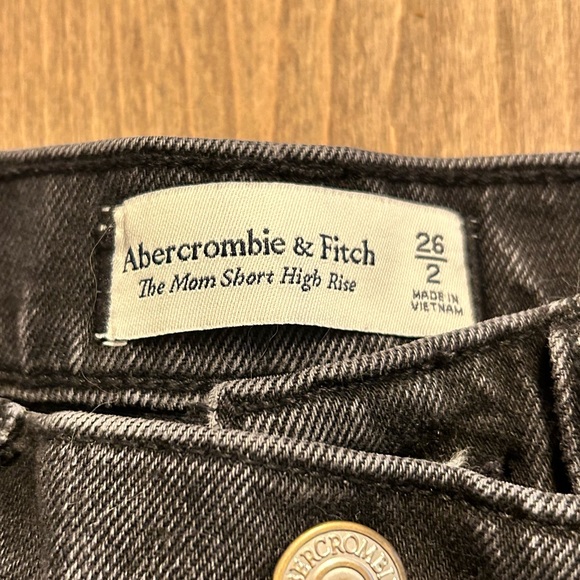 Women’s Black Jean Abercrombie and Fitch Mom Shorts with Distressed details - Picture 4 of 4